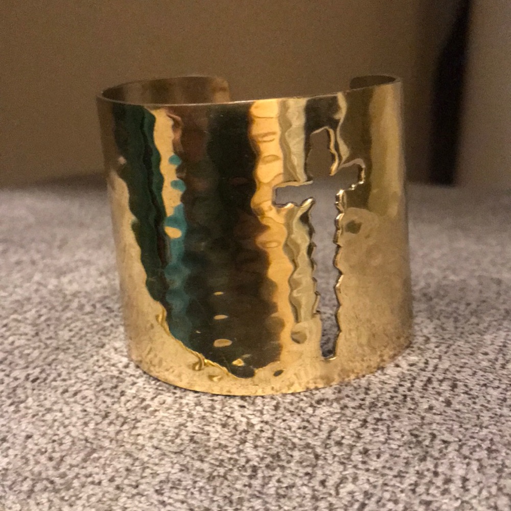 Rustic cuff cross cuff